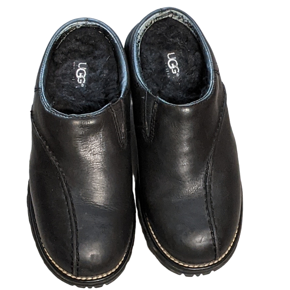 UGG black leather clogs sheerling lining lug like heels soles size 7